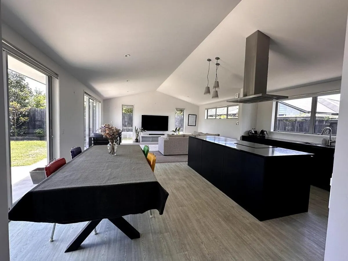Easy Getaway - In A Great Location Villa Mount Maunganui New Zealand