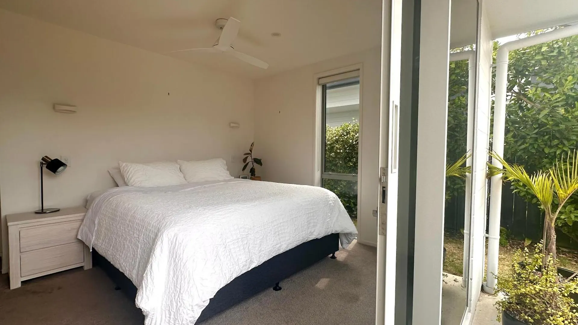 Easy Beach Holiday - In A Great Location Mount Maunganui New Zealand